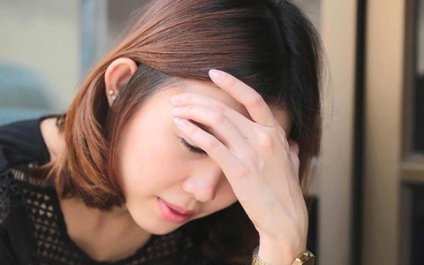 Chị chồng khóc mếu gọi: "Osin nhà chị có bầu rồi", tôi hộc tốc lao tới an ủi chị thì bủn rủn cả người khi nhìn thấy một chiếc vòng tay