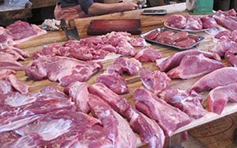 Rùng mình thịt “bò thùng”, lợn gầy ốm thành siêu nạc