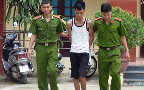 “Ngáo đá”, trai đất Cảng khống chế nữ công nhân làm con tin