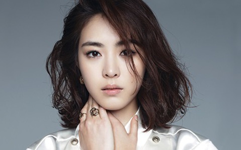 Ngắm vẻ đẹp thiên thần của "tình đầu quốc dân" Lee Yeon Hee