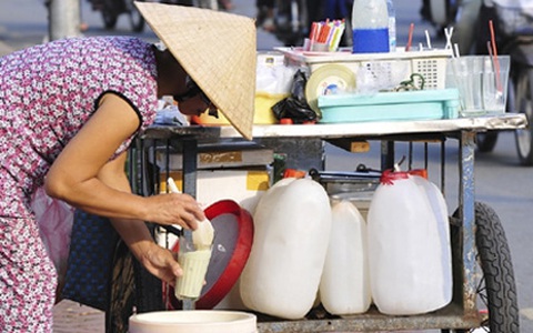 Phát hoảng vì sữa đậu nành làm từ... hóa chất