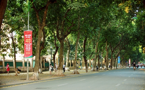 Hà Nội vắng vẻ, xanh ngắt và bình yên trong kỳ nghỉ lễ dài