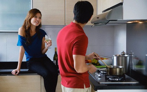 Vợ có thể bỏ, bố mẹ thì không nhưng là đàn ông mà để bố mẹ với vợ xích mích thì cũng chẳng ra gì! 