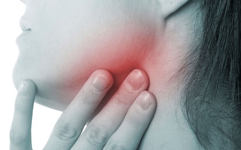 Chỉ với 3 ngón tay bạn có thể tự kiểm tra ung thư vòm họng