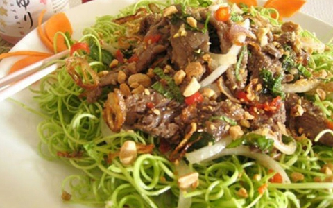 Ăn rau muống chưa chín sẽ bị xơ gan?
