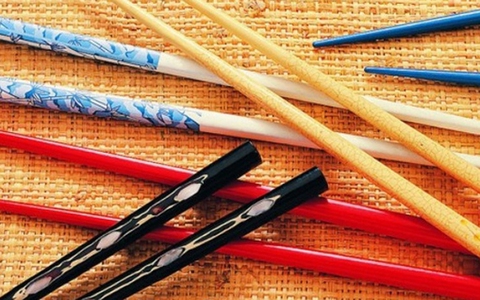 Dùng loại đũa ăn này chính là bạn đang tự hại mình mà không hay biết