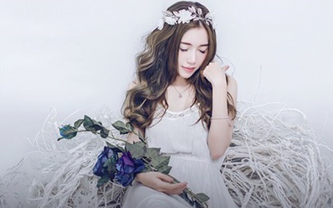 "Bà mẹ 2 con" Elly Trần đã chán ăn mặc gợi cảm