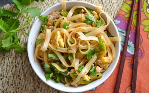 Phở xào kiểu Thái ai thử cũng mê ngay!