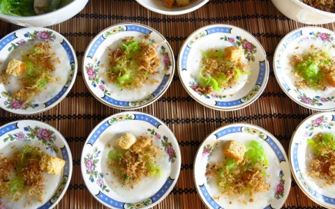 Rằm này hãy làm bánh bèo chay nấm ruốc đãi cả nhà 