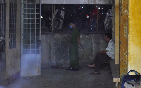 Bé trai 5 tuổi tử vong bất thường trong ô tô của 1 người đàn ông 