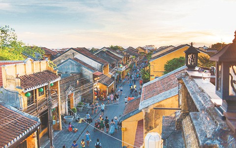 Muốn ngắm Hội An trọn vẹn từ trên cao, hãy ngồi ở 2 quán cà phê sân thượng này 