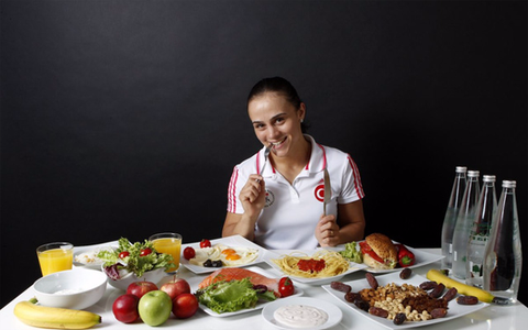 Bạn muốn biết vận động viên Olympic ăn gì mỗi ngày? Đây là câu trả lời