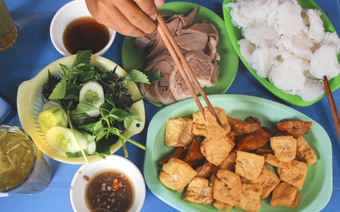 8 quán bún đậu mắm tôm ngon đến mức nếu không biết thì... "rất sai" ở Hà Nội