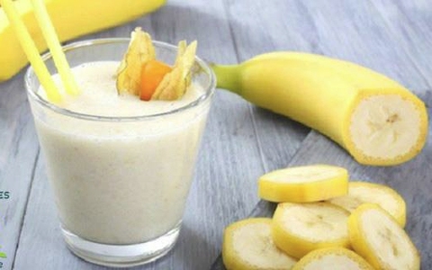 Điều bất ngờ bạn chưa biết nếu uống hỗn hợp chuối và quế trước khi ngủ 1 giờ