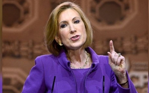 Carly Fiorina, người phụ nữ đối đầu với Hillary Clinton là ai?