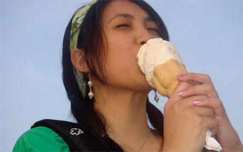 Đau đầu khi ăn kem, vì sao?