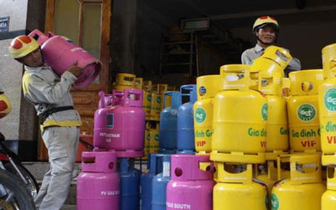 Giá gas giảm 43.000 đồng/bình 12kg sau khi tăng 79.000 đồng