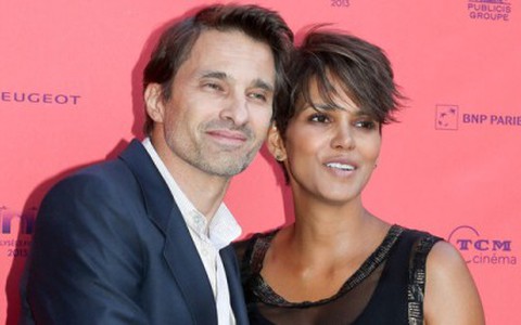 "Miêu nữ" U50 Halle Berry vừa sinh con thứ 2