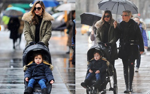 Mưa gió Miranda Kerr vẫn đưa con trai đi dạo