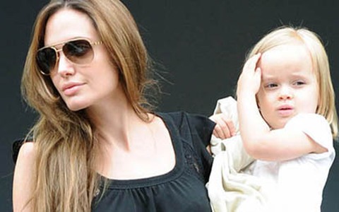 Con gái Angelina Jolie kiếm 62 triệu đồng 1 tuần