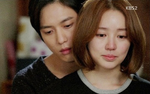 Phim của Yoon Eun Hye bị "ném đá" vì kết thúc "ấm ớ"