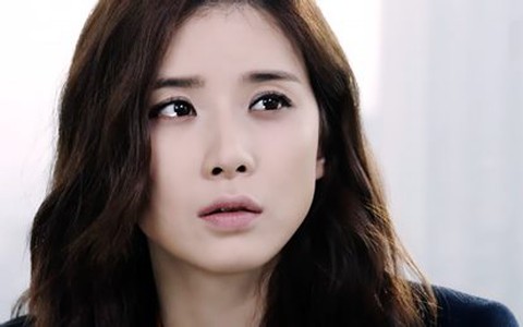 Soo Hyun (Lee Bo Young) trở lại quá khứ sau khi tự tử