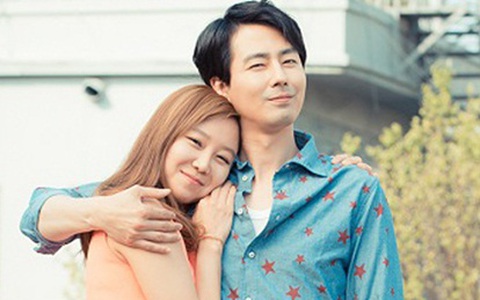 Jo In Sung, Gong Hyo Jin ôm nhau tình tứ