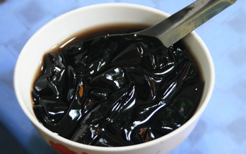 Thưởng thức sương sáo kiểu Hoa tại quán hơn chục năm tuổi