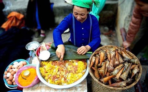 Hấp dẫn lạ kỳ xôi bảy sắc xứ Mường Khương