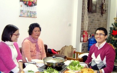 Tết sum vầy của gia đình "tứ đại đồng đường" giữa Thủ đô