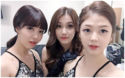 Vẻ đẹp của ba cô gái Việt khiến ca sĩ Hàn "trợn mắt, há mồm"