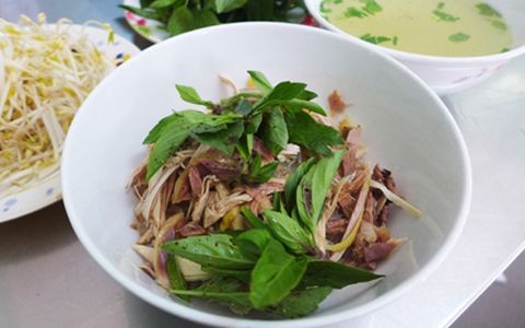 Độc đáo phở hai tô Tây Nguyên