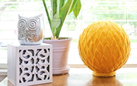 Làm quả cầu lá trang trí nhà nổi bật