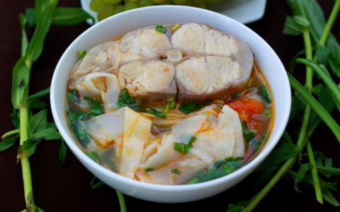 Canh cá nấu măng chua ngon lạ miệng