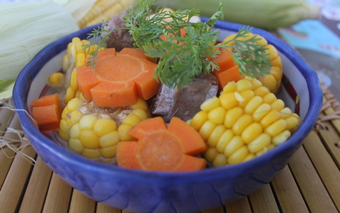 Canh ngô nấu sườn ngọt ngon hấp dẫn