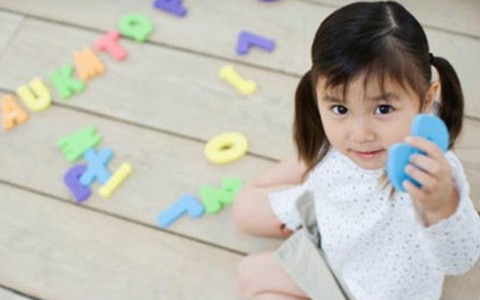 Ý định cho con học chữ sớm trong bố mẹ sẽ bị dập tắt ngay sau khi đọc bài viết này