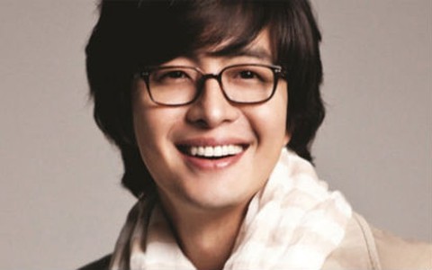 Cư dân mạng “lùng sục” danh tính bạn gái của Bae Yong Joon 