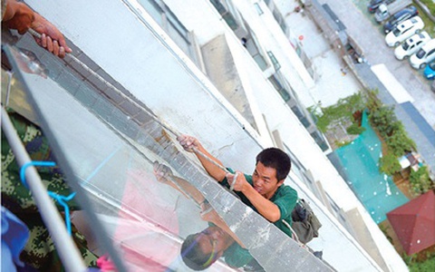 Chỉ vì bị làm phiền, cậu bé 10 tuổi khiến một thợ khoan suýt chết 