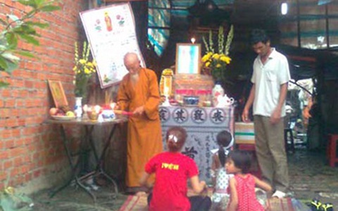 Điên cuồng đâm chết vợ chưa "hả", quay sang đâm con gái