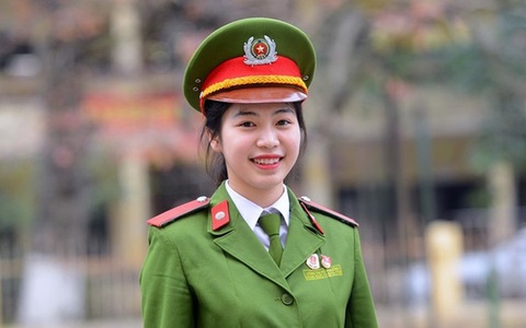 Những nữ công an, cảnh sát 9X nổi tiếng trên mạng