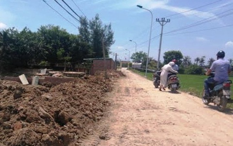 Máy xúc cán chết một học sinh lớp 6
