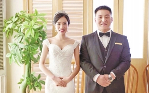 Nghe nói nhân duyên do trời định: Tình yêu nảy nở từ bức ảnh chụp chung trong đám cưới 20 năm trước