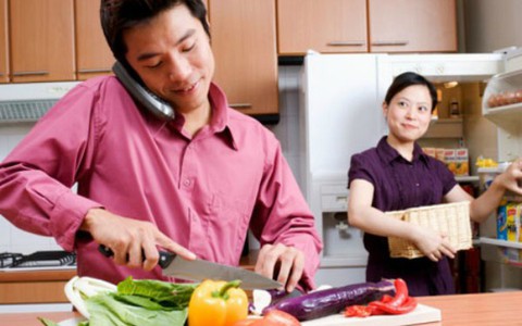 “Này các chị, đừng có sướng phát điên lên chỉ vì bỗng có ngày chồng nấu được cho bữa cơm!”