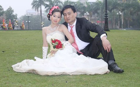 Chuyện tình của cặp đôi tìm hiểu - yêu và cưới sau vẻn vẹn 30 ngày