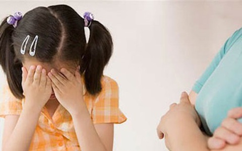 Muốn được đi học nhóm, bé gái 11 tuổi nói dối bố mẹ… qua Anh du học