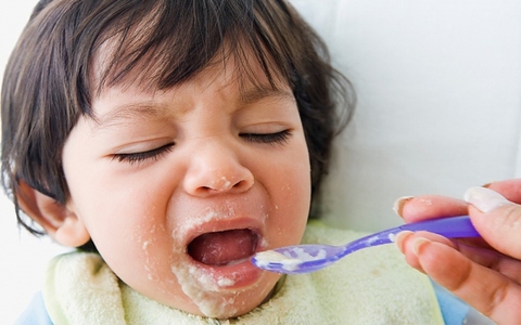 Dấu hiệu một số bệnh gây nôn trớ ở trẻ em
