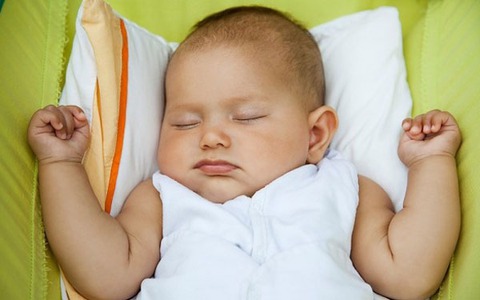 Quẳng ngay chiếc gối đi nếu không muốn tính mạng của con bị đe dọa