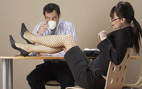 Trai công sở điêu đứng vì đụng phải... bồ sếp