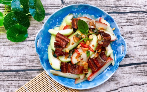 Dùng quả roi làm món salad ăn giảm cân, cả công ty tôi ai cũng ngạc nhiên rồi lại rào rào làm theo vì quá ngon!