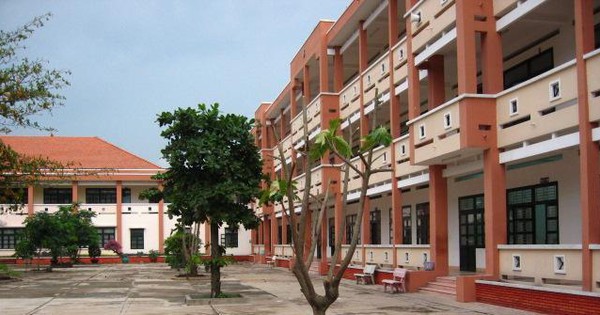 THPT Nguyễn Hữu Huân: Điểm chuẩn, tỷ lệ chọi hàng năm